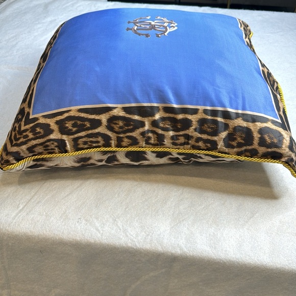 ROBERTO CAVALLI NWT NEW TAG XLARGE BLUE GOLD BLACK LEOPARD ACCENT THROW PILLOW - Picture 9 of 15